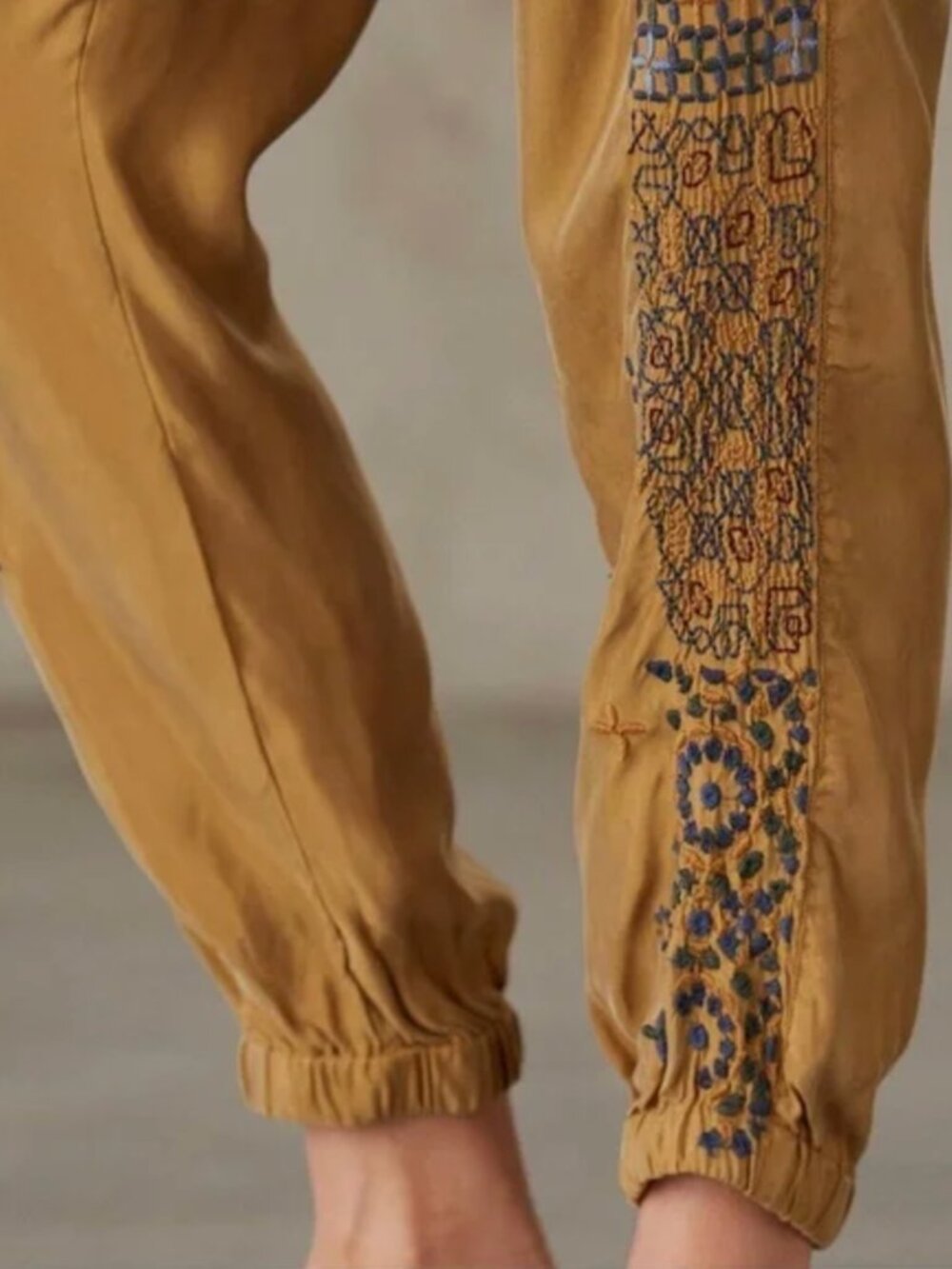 Johnny Was Gemma Pant Marrakesh Jogger Mustard Gold Embroidered NWT Size XS - Picture 3 of 16